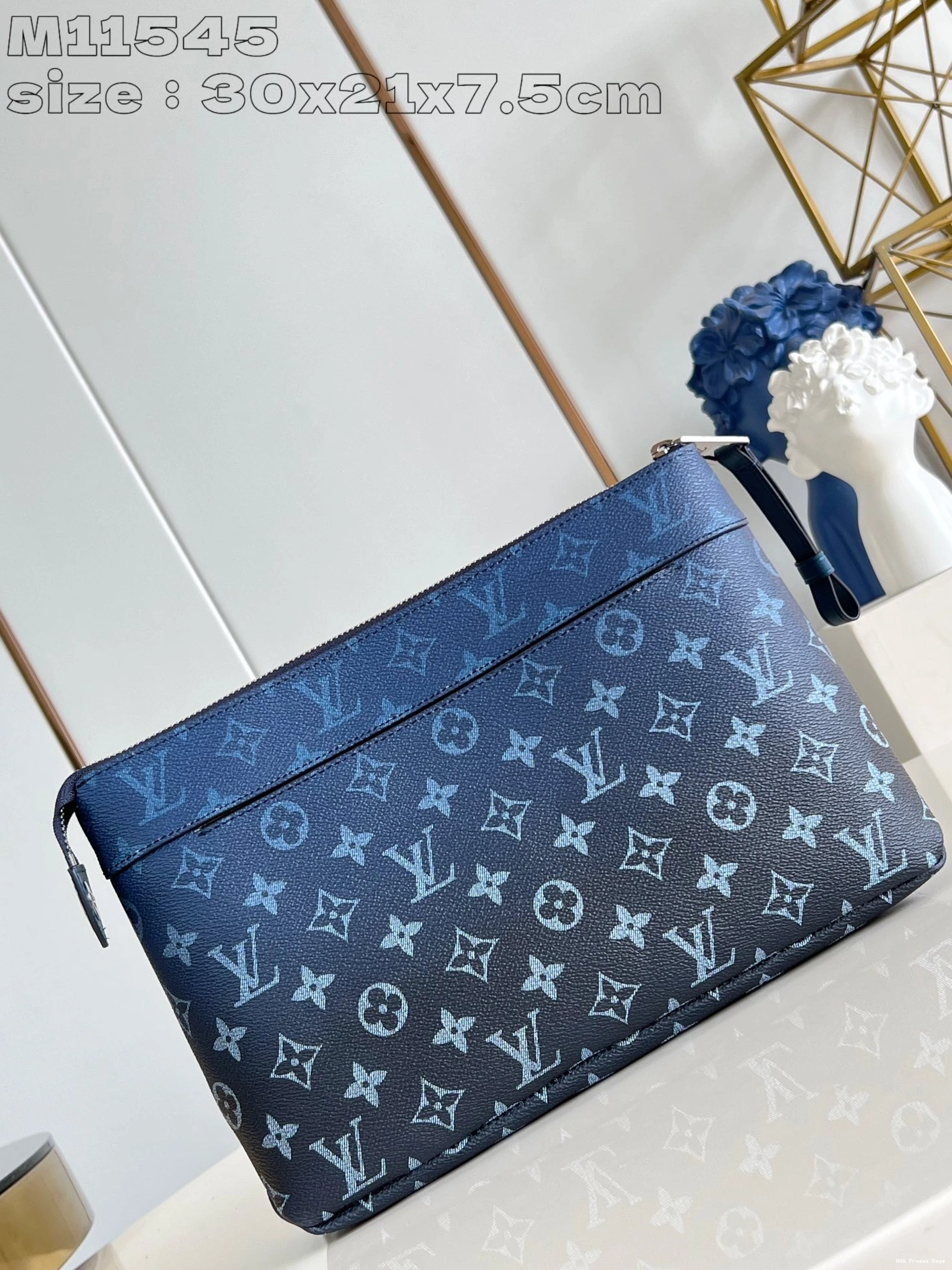 AAA Replica Ru VOYAGE POCHETTE VUITTON SOUPLE-30*21*7.5CM LOUIS 0722